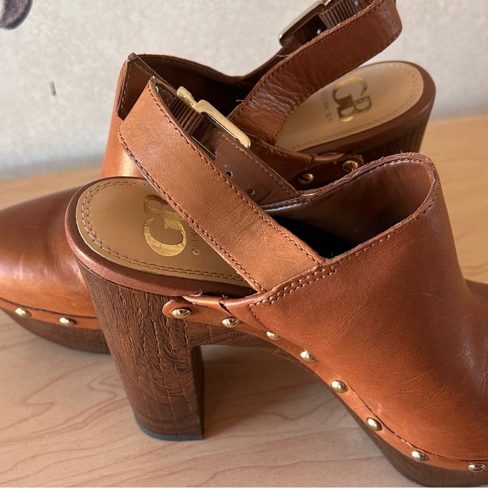 Women's Tan Leather Clogs
